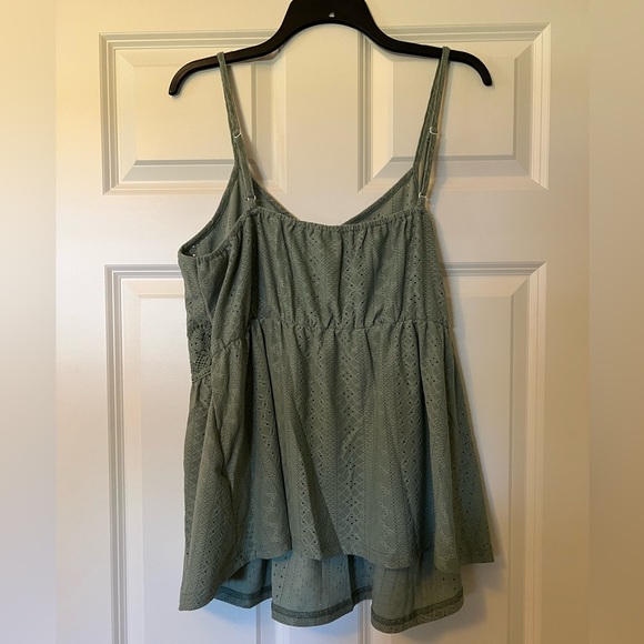 SHEIN Women’s Solid Color Lace Camisole - Picture 5 of 6